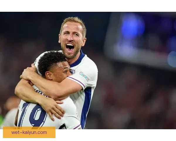 英格兰球迷表现热情，支持球队状态回暖引关注