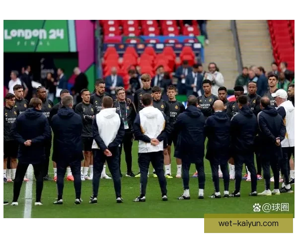 欧冠赛程即将开启，球队备战状态逐渐回暖值得关注