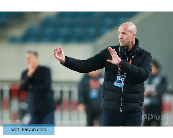 克鲁伊夫全能球风的技术特点与影响力分析